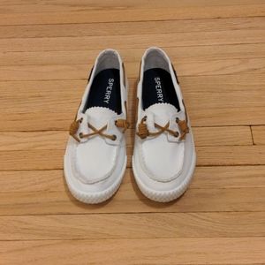 Sperry white canvas shoes